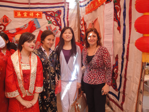 Visitors of Talal Abu-Ghazaleh Confucius Institute's booth ...