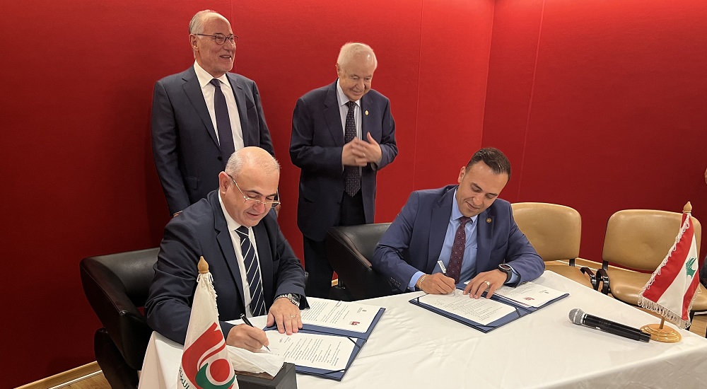 اتفاقية بين أبوغزاله العالمية والجامعة اللبنانية لإنشاء أول مصنع للأجهزة التقنية في لبنان