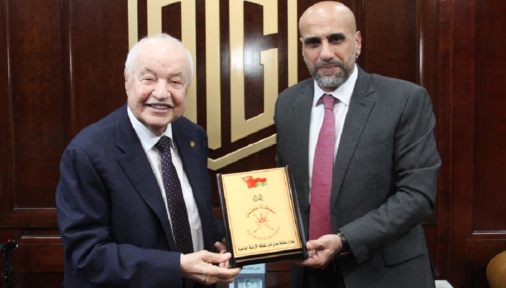 Abu-Ghazaleh and Chargé d'Affaires of Oman's Embassy to Jordan Discuss Cooperation