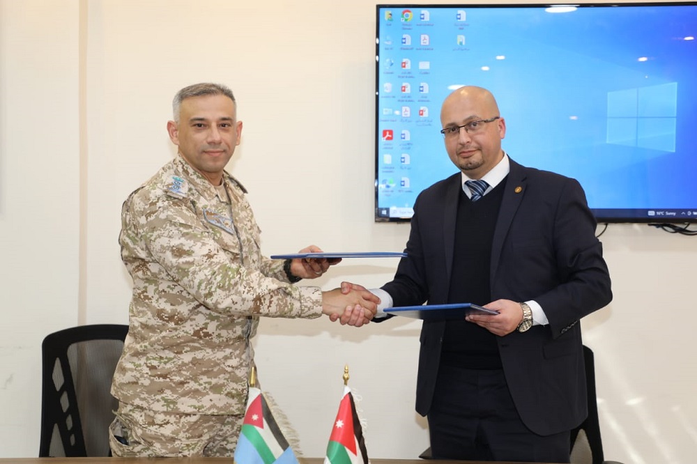 سلاح الجو الملكي يعتمد شهادة دبلوم طلال أبوغزاله الدولي في مهارات تقنية المعلومات لأفراد مرتبات السلاح