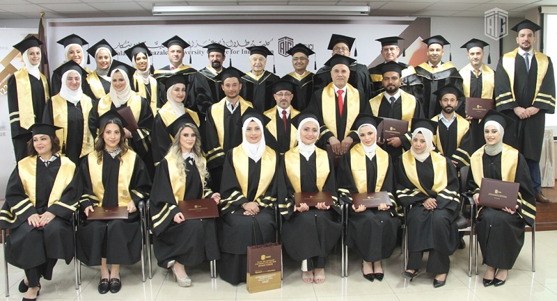 كلية أبوغزاله الجامعية للابتكار تحتفل بتخريج دفعة 2021/2022 من طلبة الماجستير