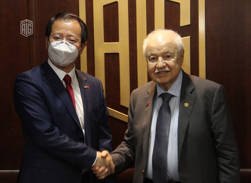 On the occasion of the 45th anniversary of Sino-Jordanian diplomatic relations  Chinese Ambassador to Jordan Discusses Furthering Bilateral Ties with Dr. Abu-Ghazaleh