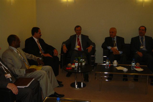 Mr. Talal Abu-Ghazaleh meets with the heads of delegations ...