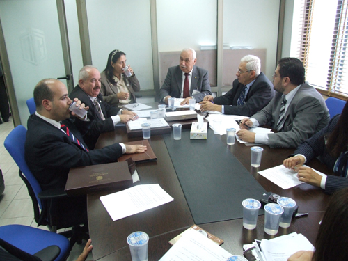 اجتماع لجنة التدريب في كلية طلال أبوغزاله لإدارة الأعمال / ...